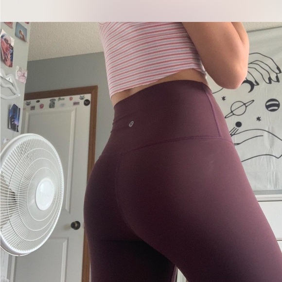 Like-New Lululemon high waisted ombré leggings - Picture 6 of 8